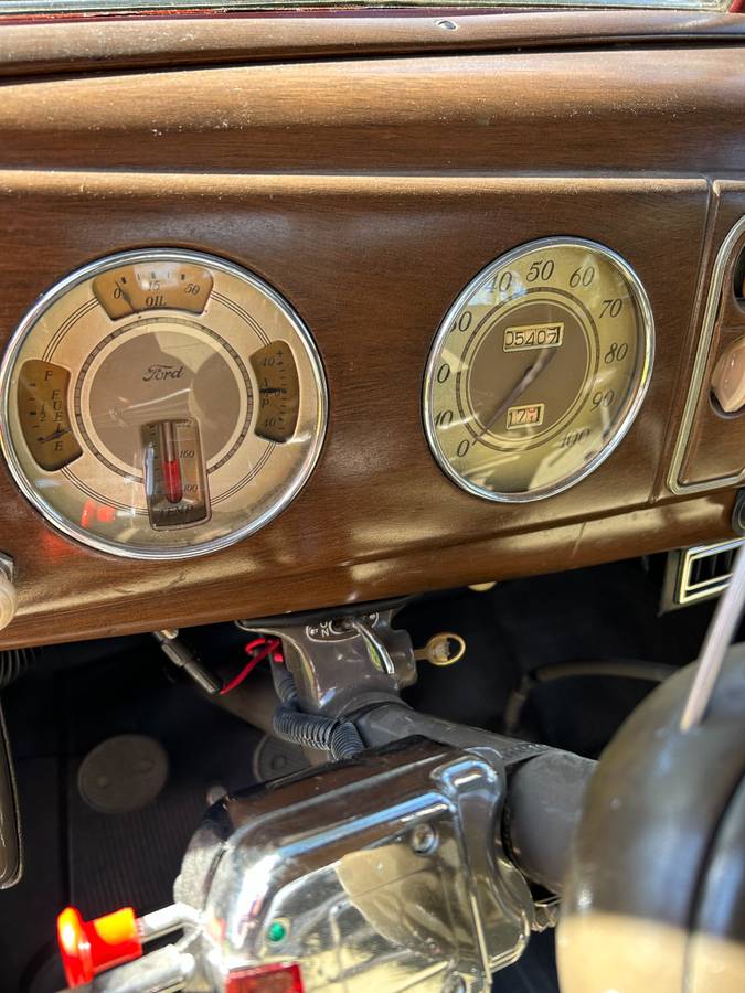 Ford-deluxe-coupe-1938-red-4