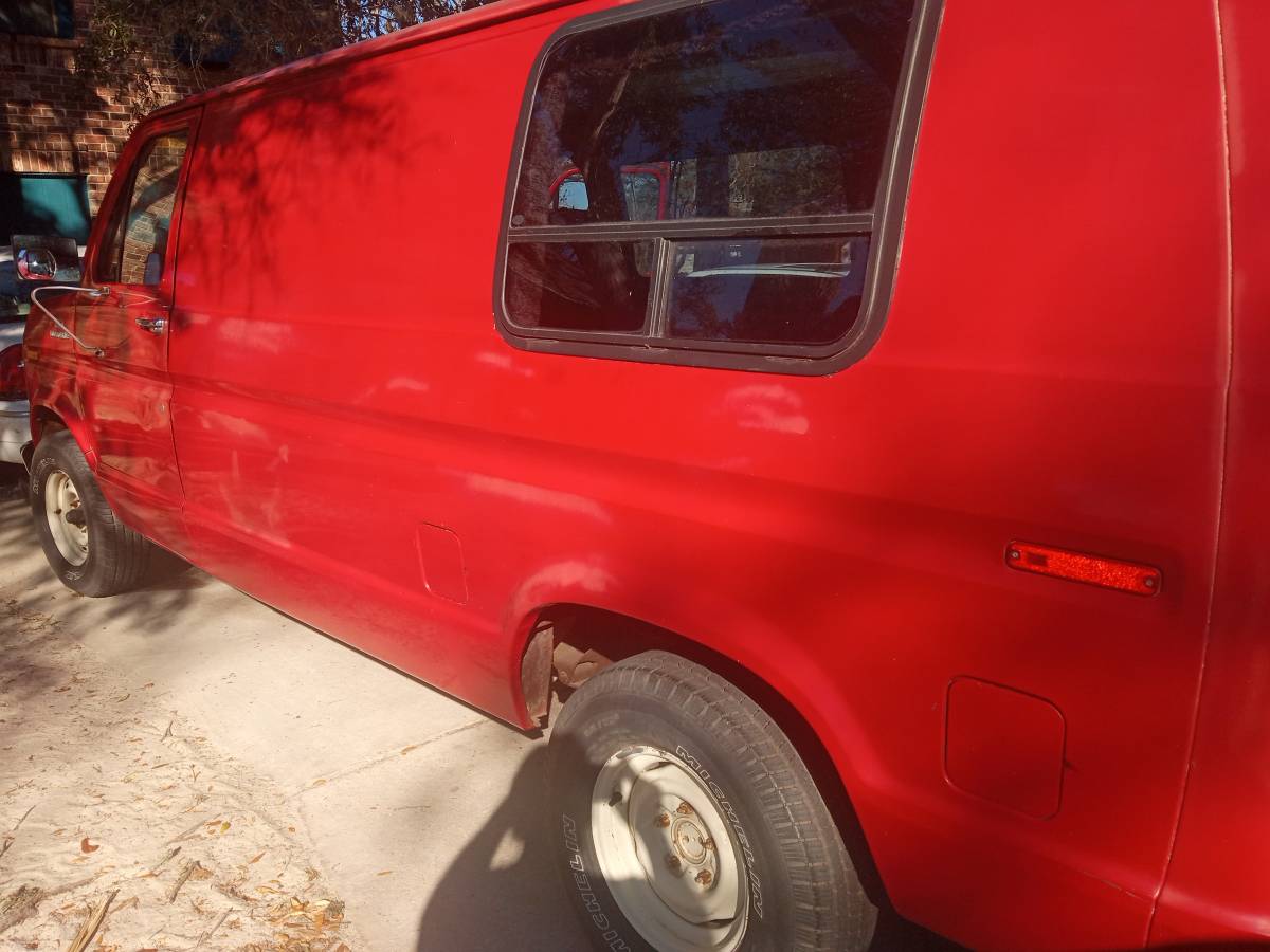 Ford-e-150-econoline-1982-red-10