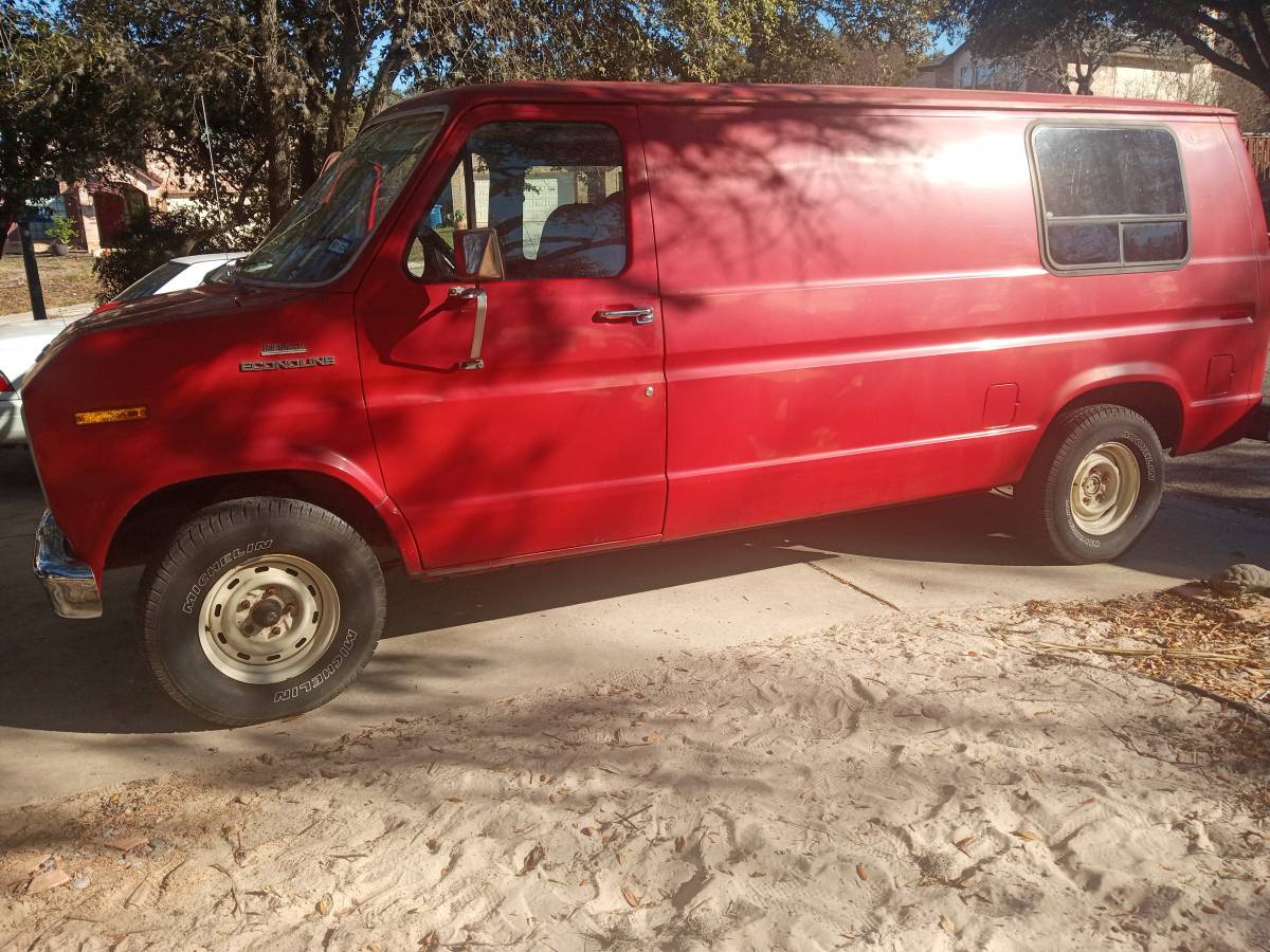 Ford-e-150-econoline-1982-red-9