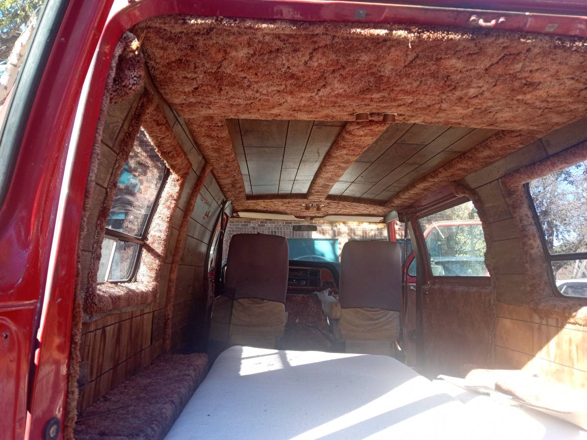 Ford-e-150-econoline-1982-red