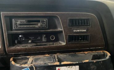 Ford-e-250-econoline-1977-silver-10