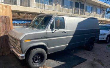 Ford-e-250-econoline-1977-silver-11