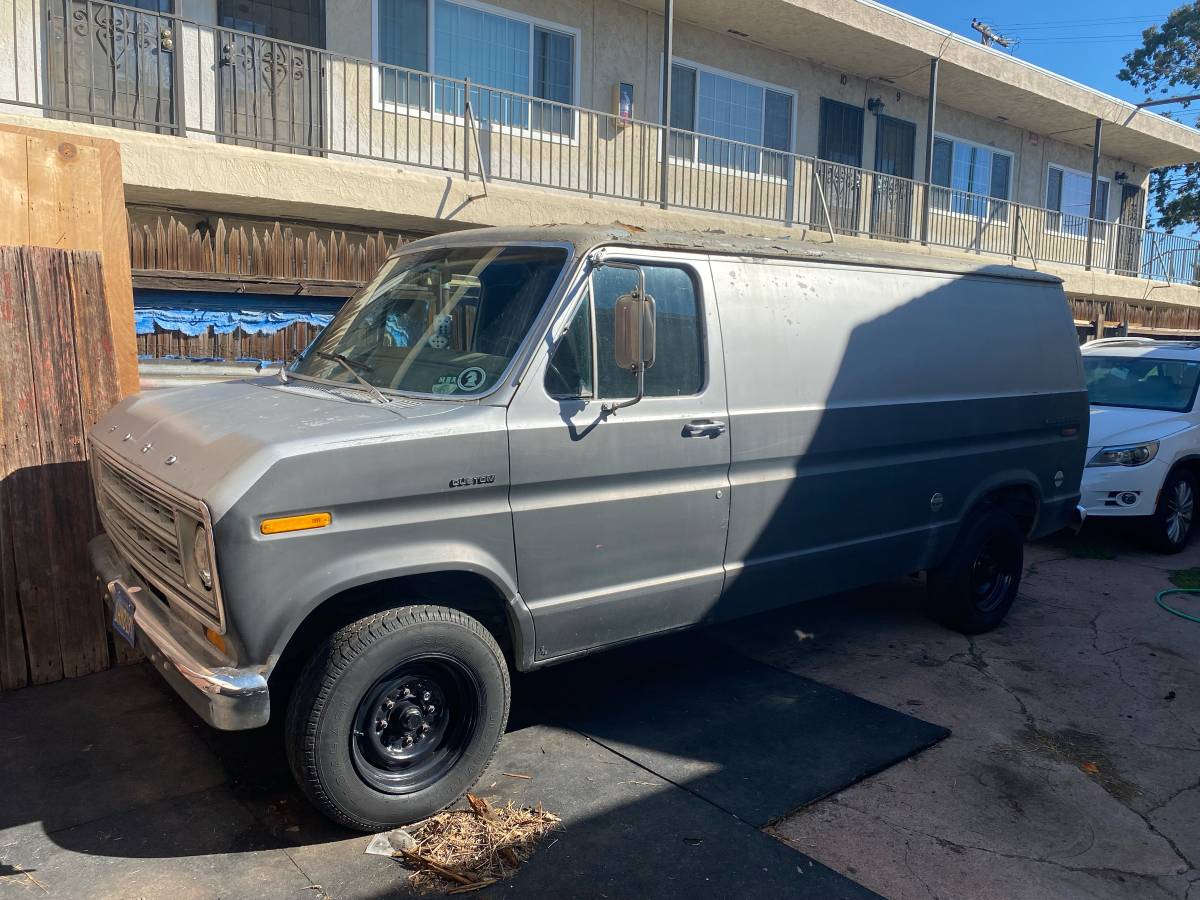 Ford-e-250-econoline-1977-silver-11
