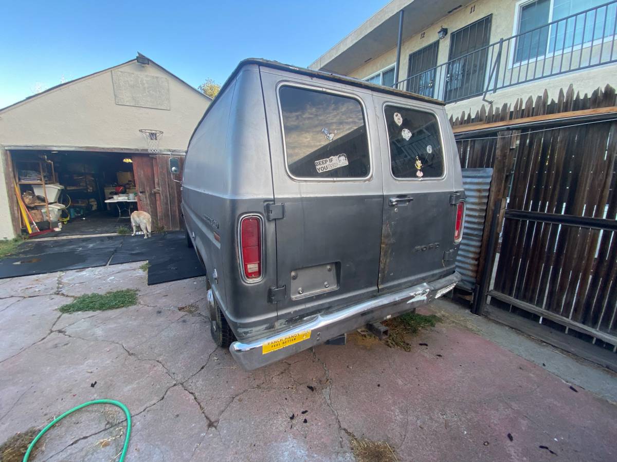 Ford-e-250-econoline-1977-silver-3