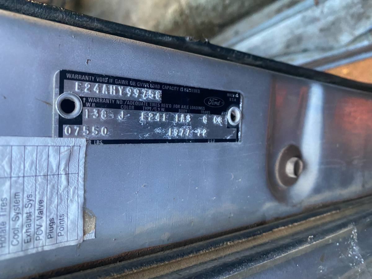 Ford-e-250-econoline-1977-silver-7