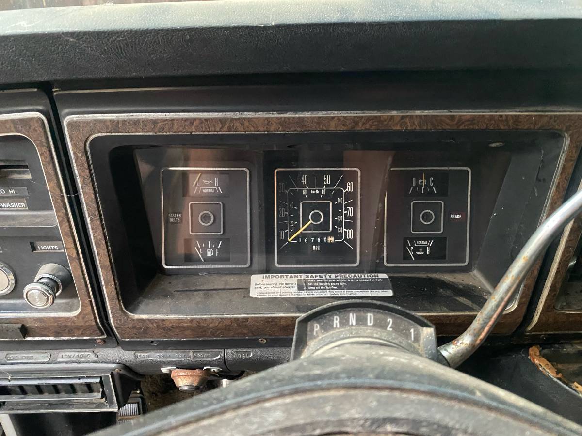 Ford-e-250-econoline-1977-silver-9