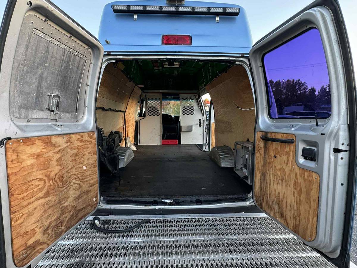 Ford-e-250-econoline-1993-blue-6