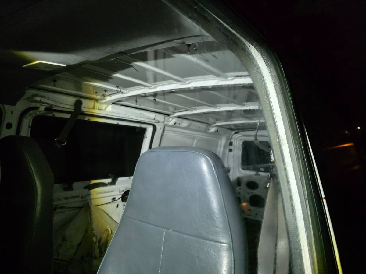 Ford-e-250-econoline-1993-white-5