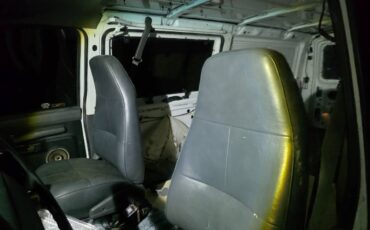 Ford-e-250-econoline-1993-white-8