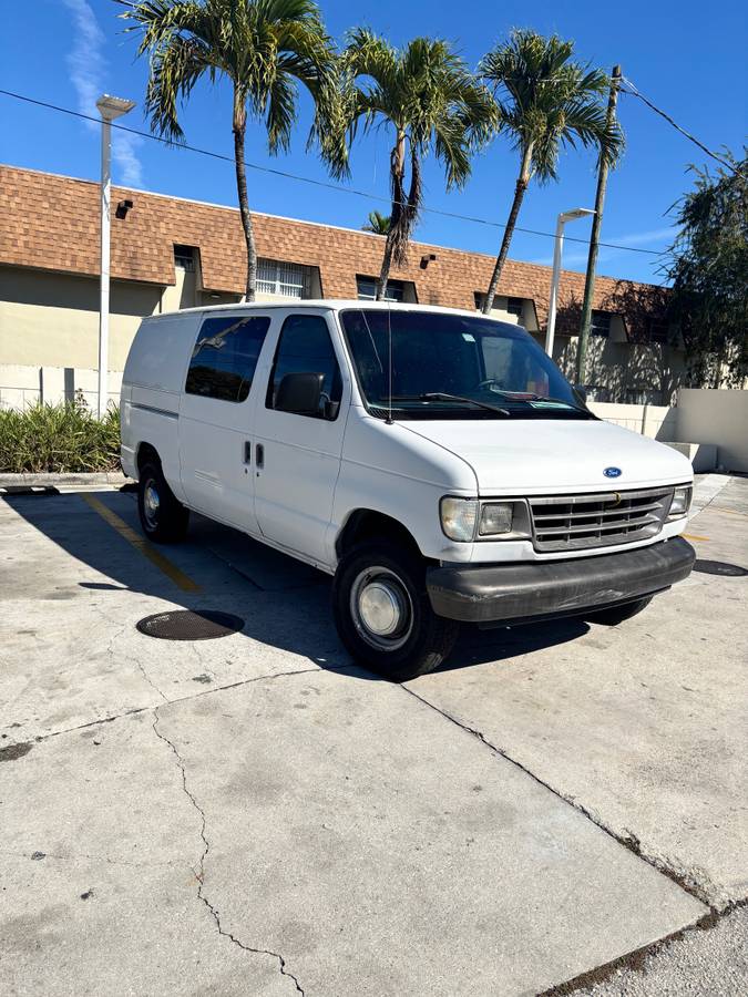 Ford-e-250-econoline-1995-white-3
