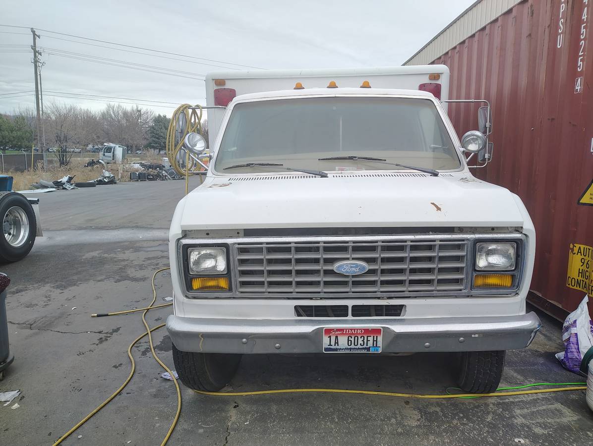 Ford-e-350-econoline-1984-1