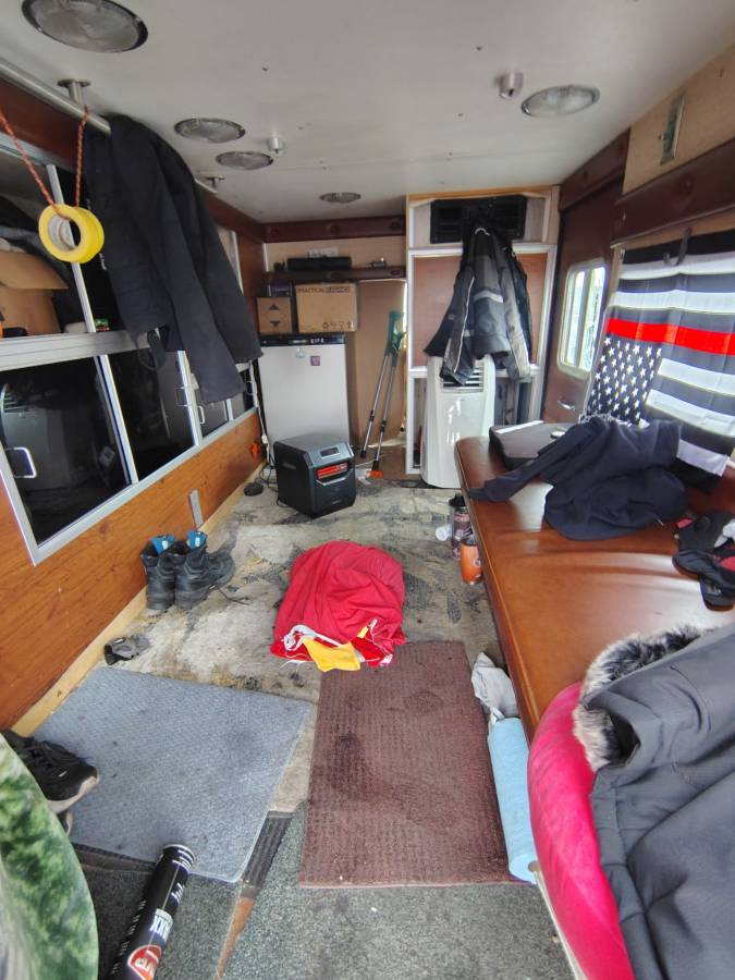 Ford-e-350-econoline-1984-5