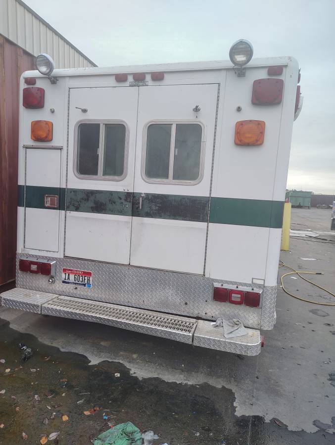 Ford-e-350-econoline-1984-6