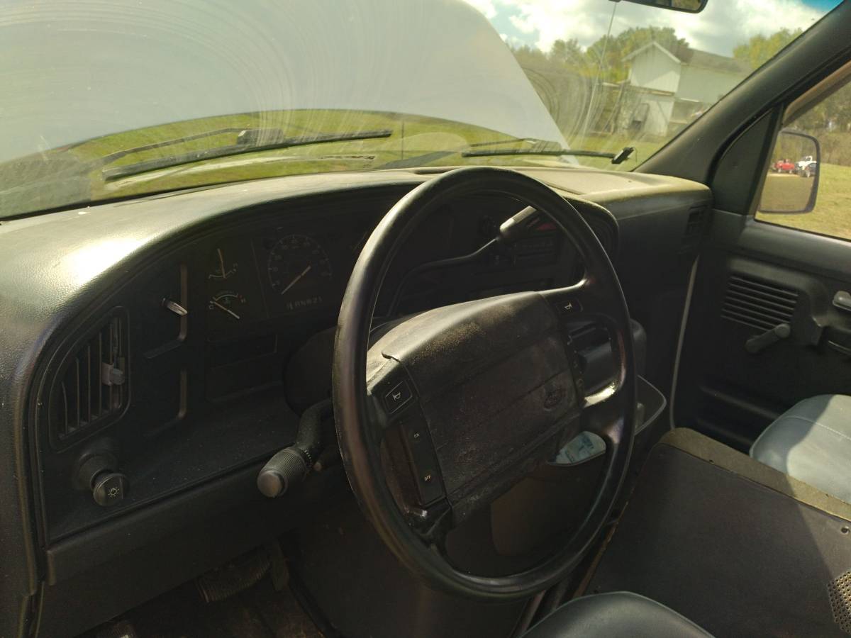 Ford-e-350-econoline-1995-white-3