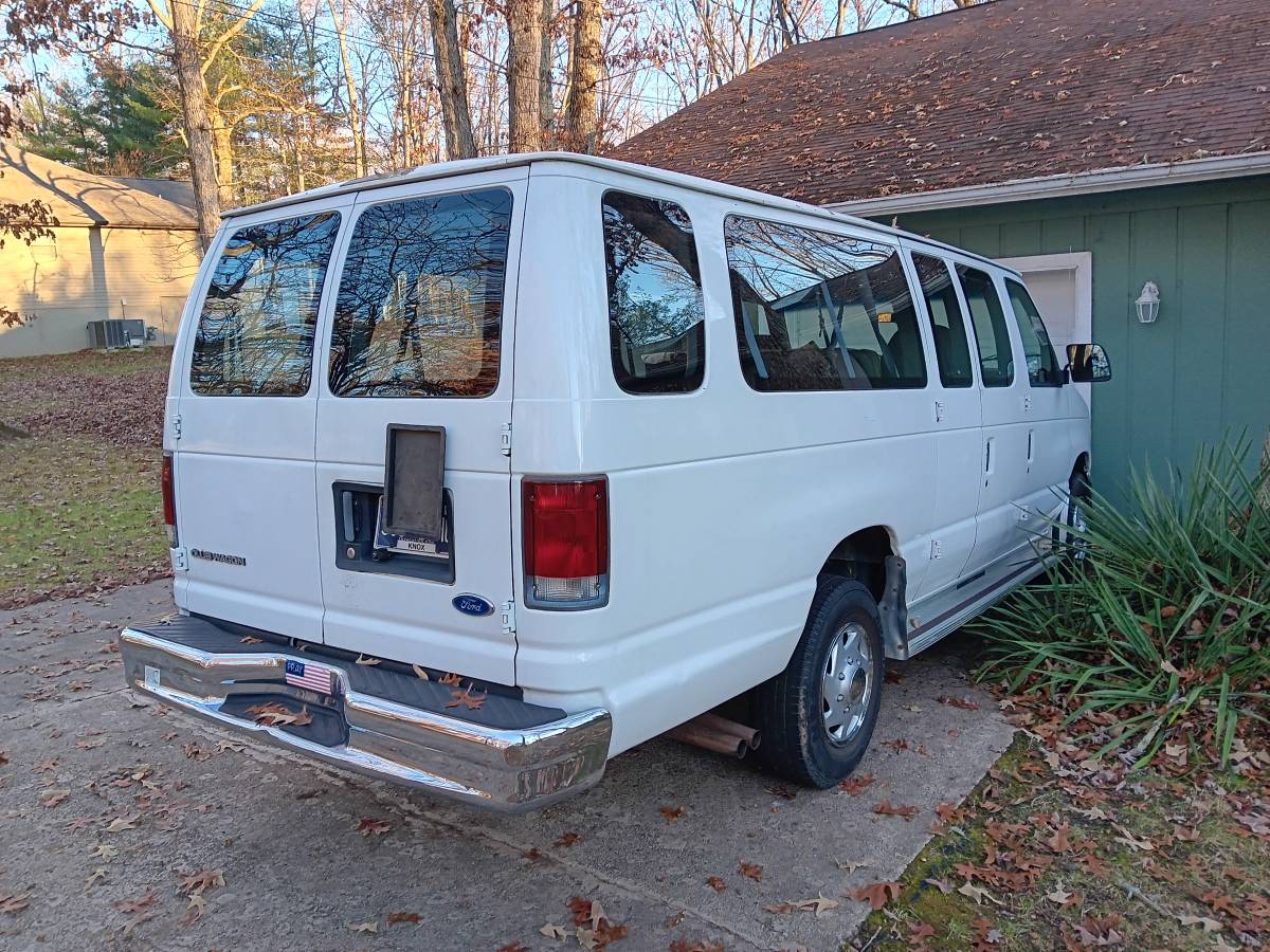 Ford-e-350-econoline-1996-white-10