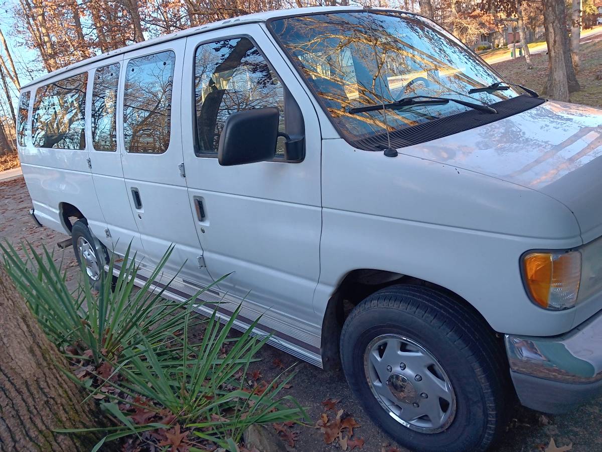 Ford-e-350-econoline-1996-white-9
