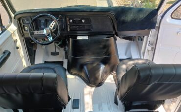 Ford-e-350-econoline-van-1976-white-10