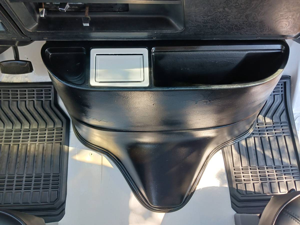 Ford-e-350-econoline-van-1976-white-11