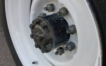 Ford-e-350-econoline-van-1976-white-14