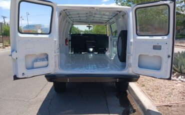 Ford-e-350-econoline-van-1976-white-15