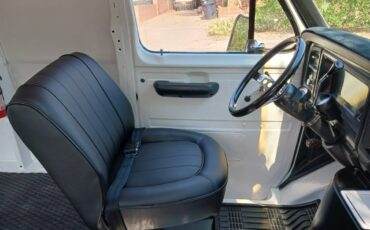 Ford-e-350-econoline-van-1976-white-4