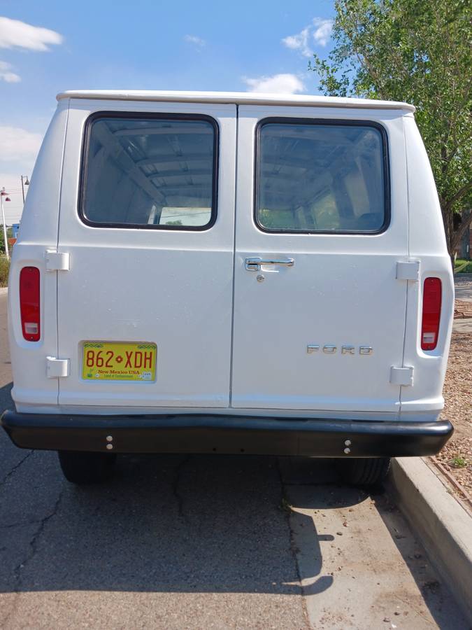 Ford-e-350-econoline-van-1976-white-7