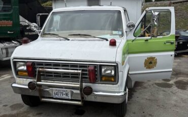 Ford-e-350-ford-econoline-1984-white-1