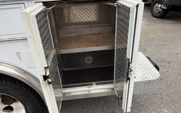 Ford-e-350-ford-econoline-1984-white-13