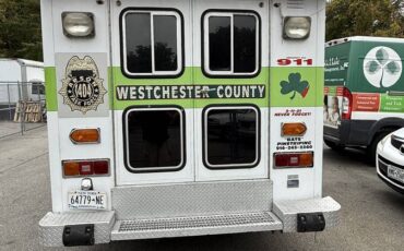 Ford-e-350-ford-econoline-1984-white-15