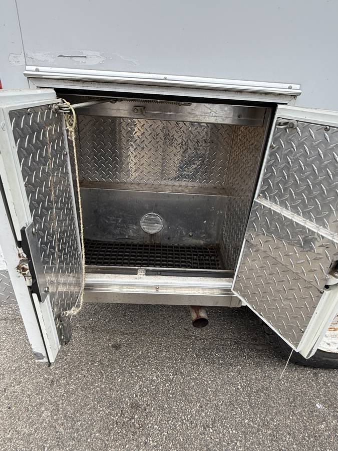 Ford-e-350-ford-econoline-1984-white-18