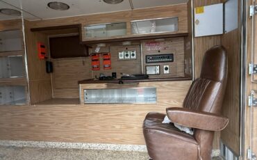 Ford-e-350-ford-econoline-1984-white-19