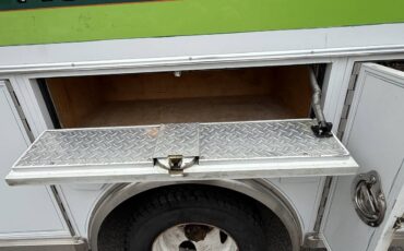 Ford-e-350-ford-econoline-1984-white-3