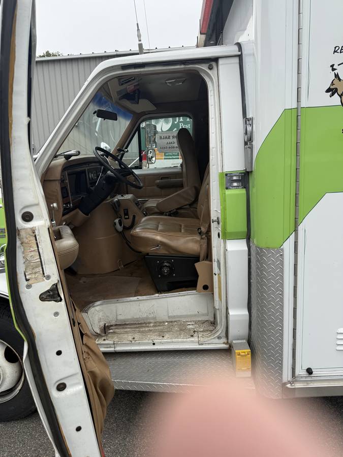 Ford-e-350-ford-econoline-1984-white-8