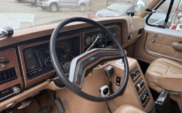 Ford-e-350-ford-econoline-1984-white-9