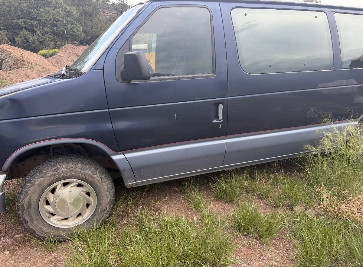 Ford-e150-cargo-van-1994-blue
