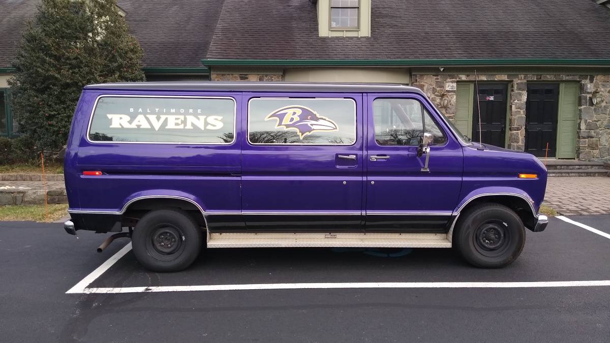 Ford-e150-club-wagon-1989-purple