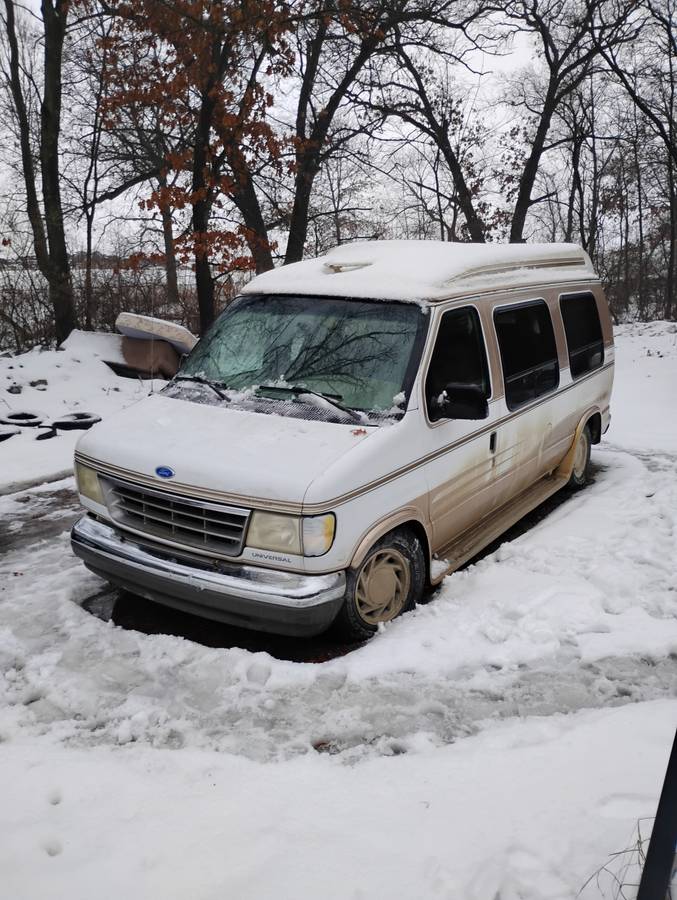 Ford-e150-conversion-van-1995-white-1