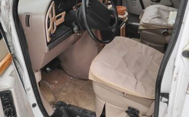 Ford-e150-conversion-van-1995-white-3