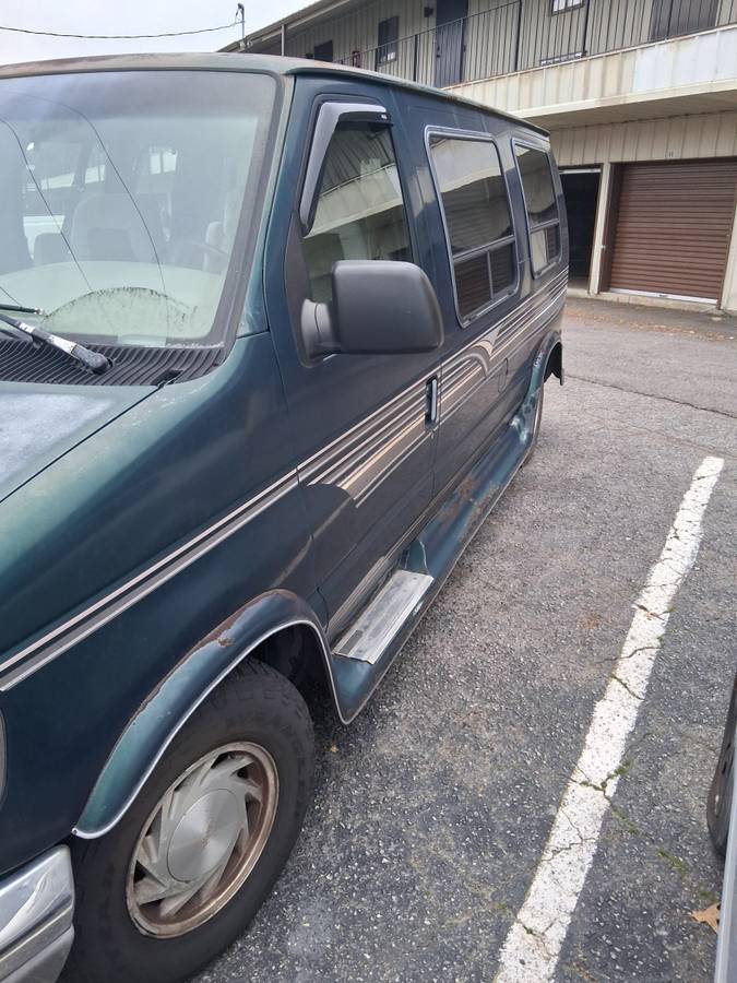 Ford-e150-winnebago-conversion-1994-green-1