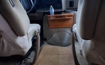 Ford-e150-winnebago-conversion-1994-green-10