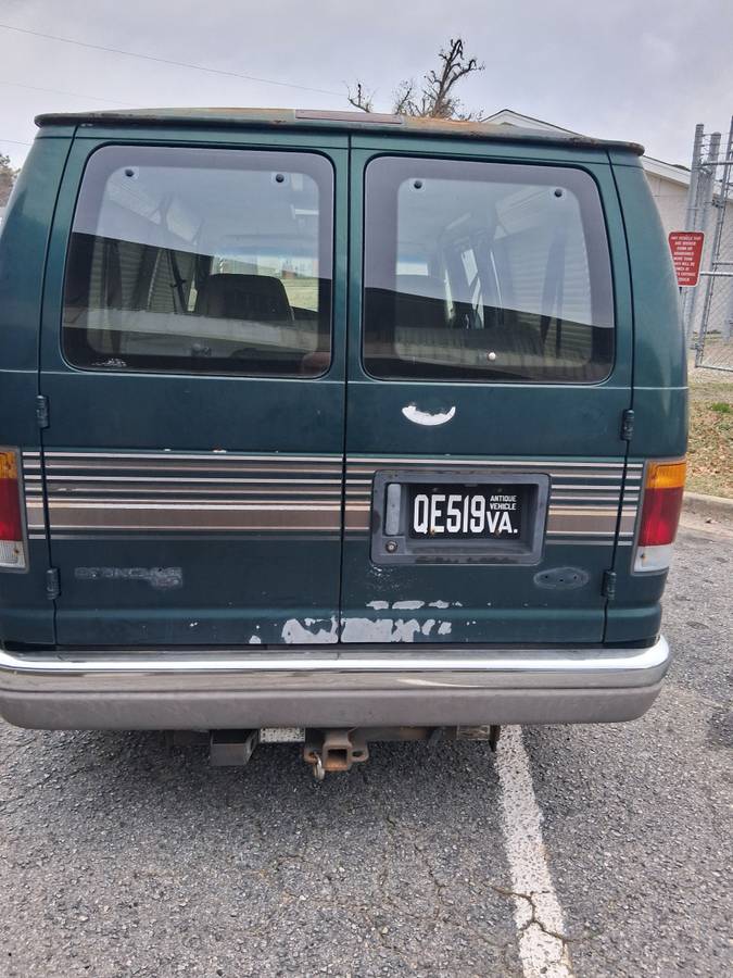 Ford-e150-winnebago-conversion-1994-green-11