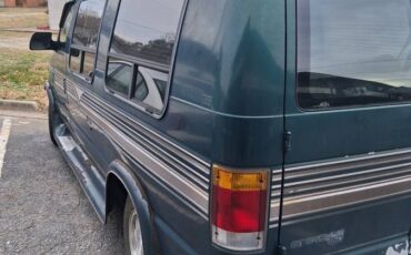 Ford-e150-winnebago-conversion-1994-green