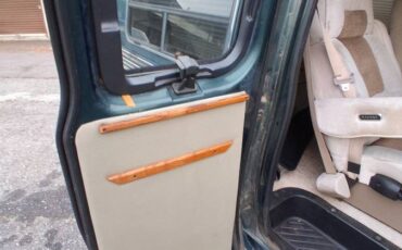 Ford-e150-winnebago-conversion-1994-green-7