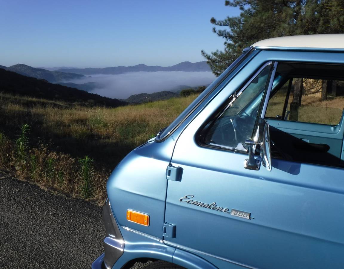 Ford-e200-1972-blue-1