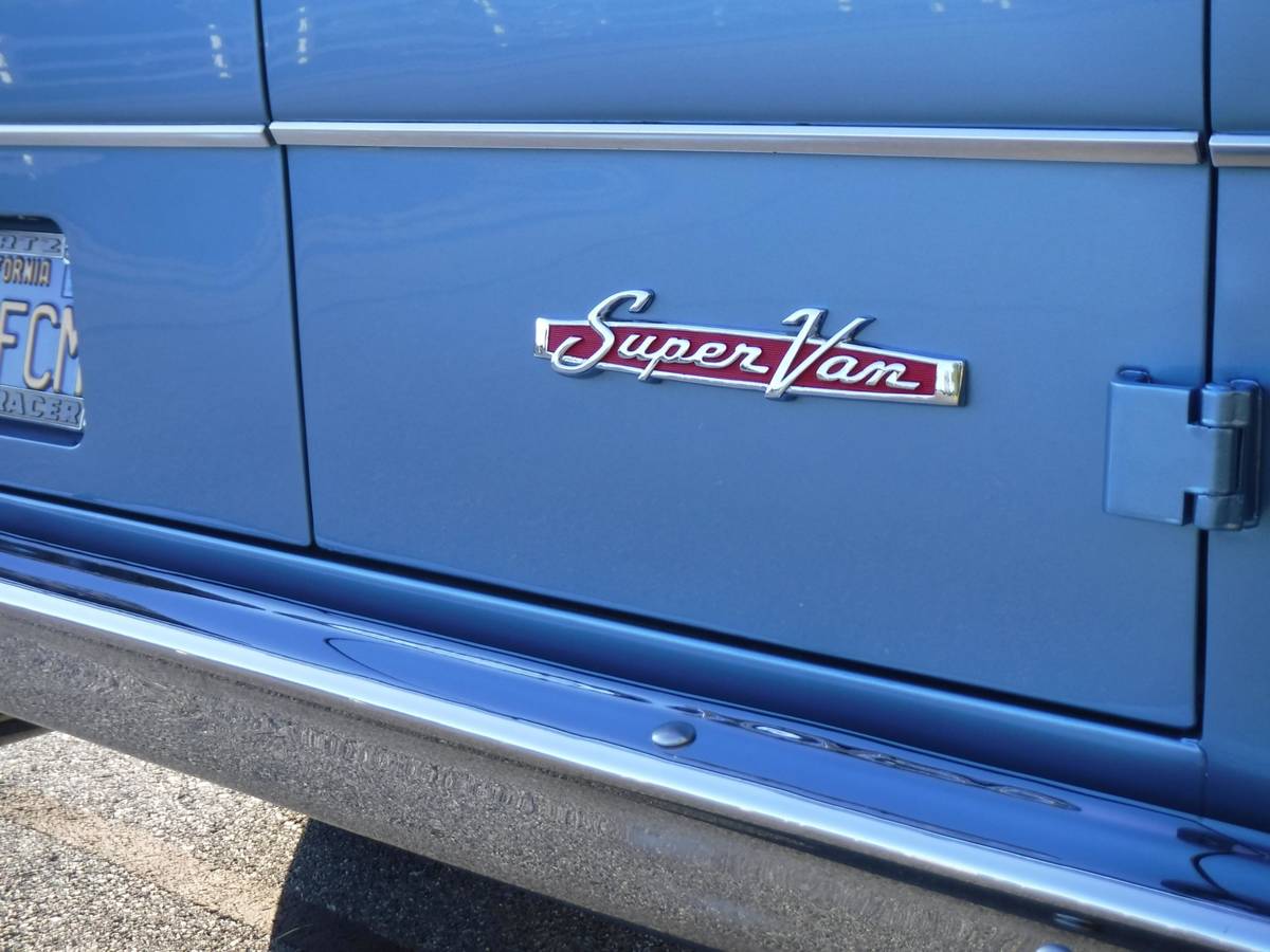 Ford-e200-1972-blue-13