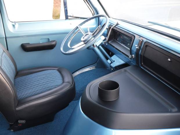 Ford-e200-1972-blue-16