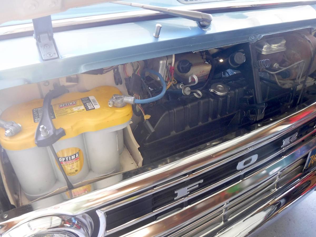 Ford-e200-1972-blue-17