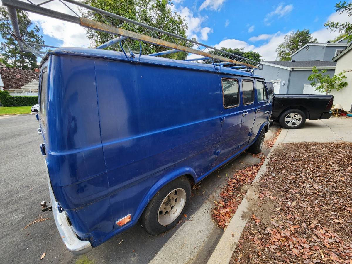 Ford-e250-econoline-1969-blue-2