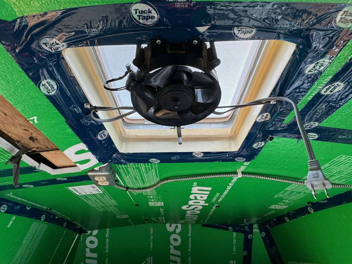 Ford-e250-econoline-1993-blue-17