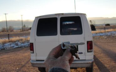 Ford-e250-econoline-cargo-van-1996-white-11